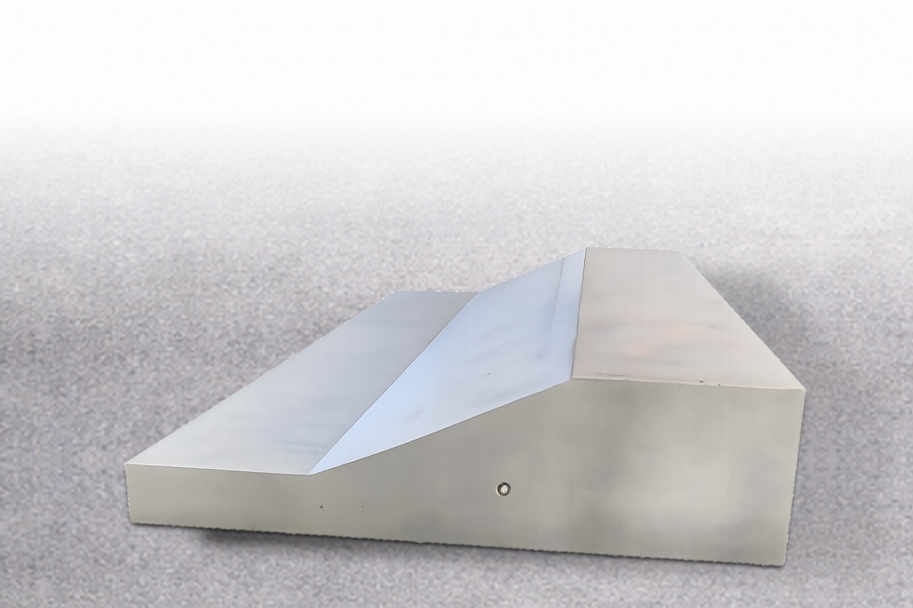 プレキャストコンクリート基礎（切土5m・間知ブロック用）の特注製作